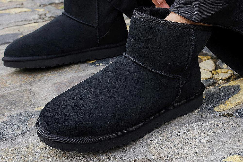 CLASSIC MINI SUEDE BLACK