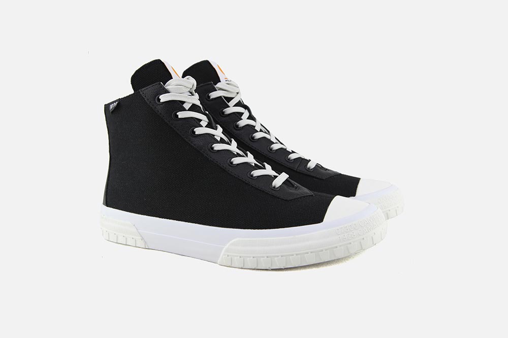 CAMALEON CHUKKA BLACK WHITE