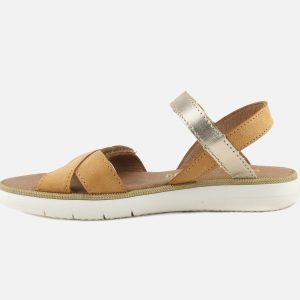 TILDA OR CAMEL – Image 4