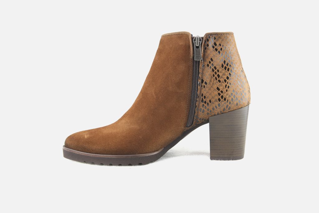 CASSIDY HONEY VINTAGE