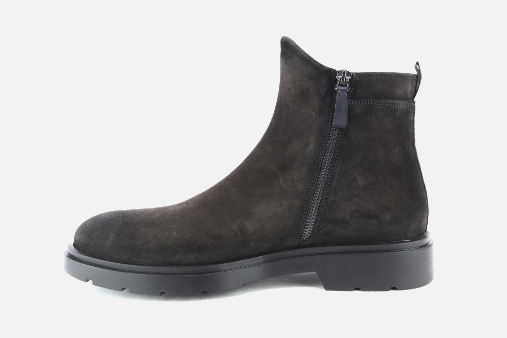 RUSSELL DARK BROWN