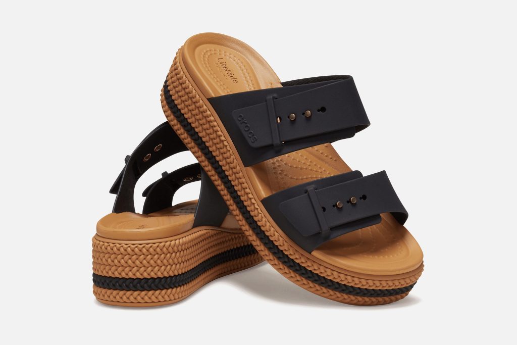 BROOKLYN BUCKLE WEDGE BLACK