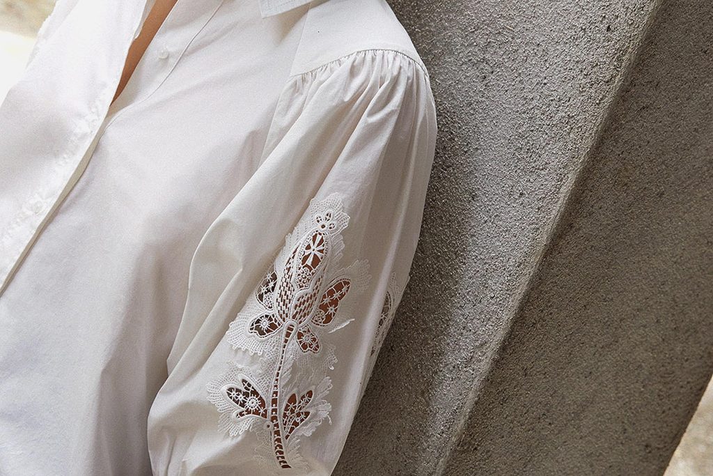 CHEMISE COQUETTE BLANC BRODE