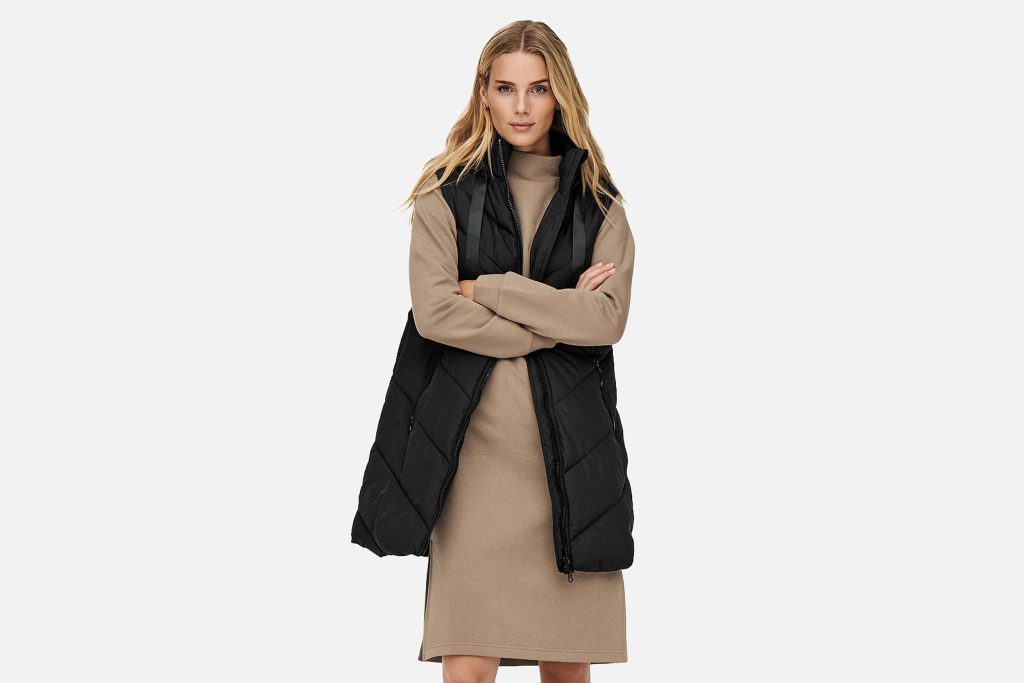 SKYLAR HOOD WAISTCOAT BLACK