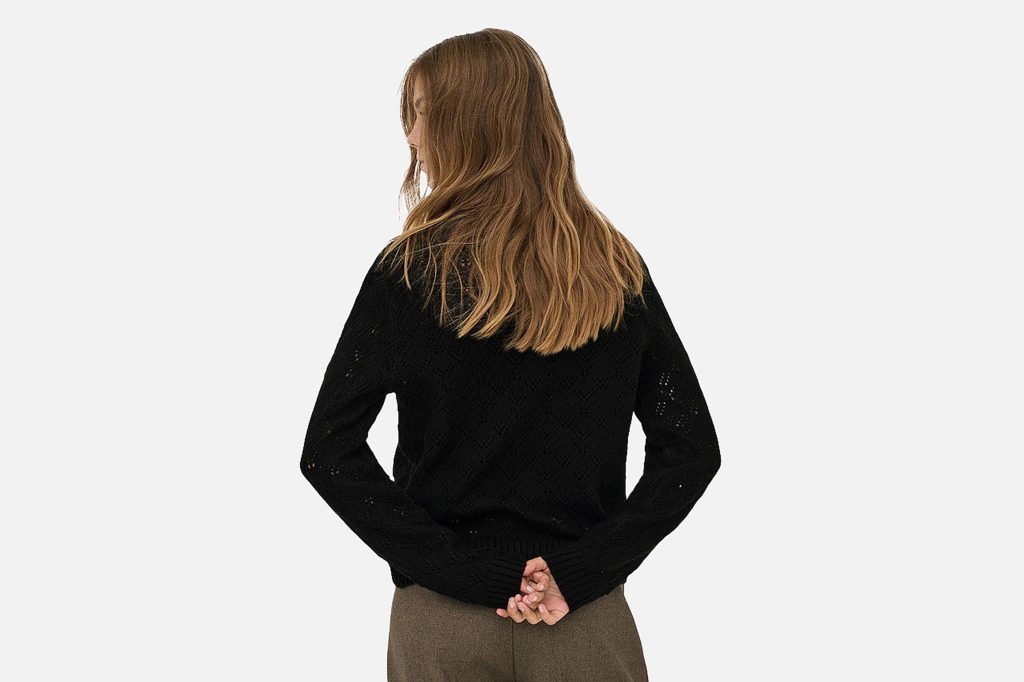 AMANDA PULL BLACK