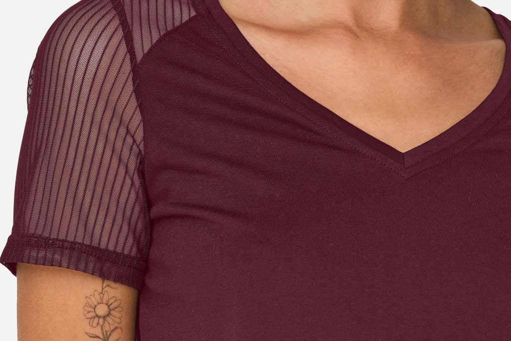 STINNE TOP MESH MAROON BANNER