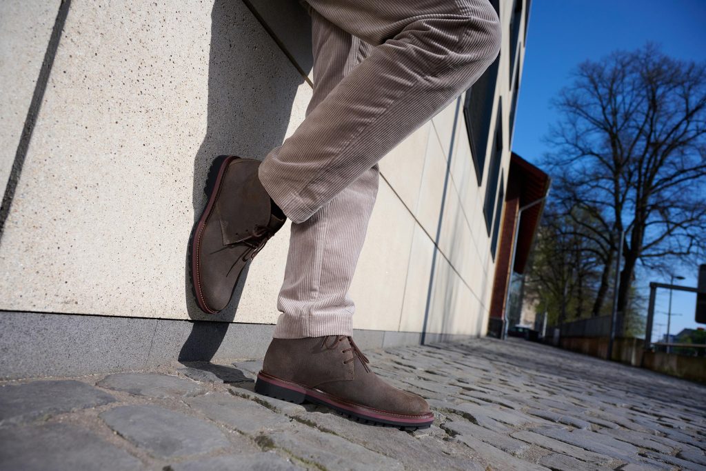 BERTO VELOURS WALNUT