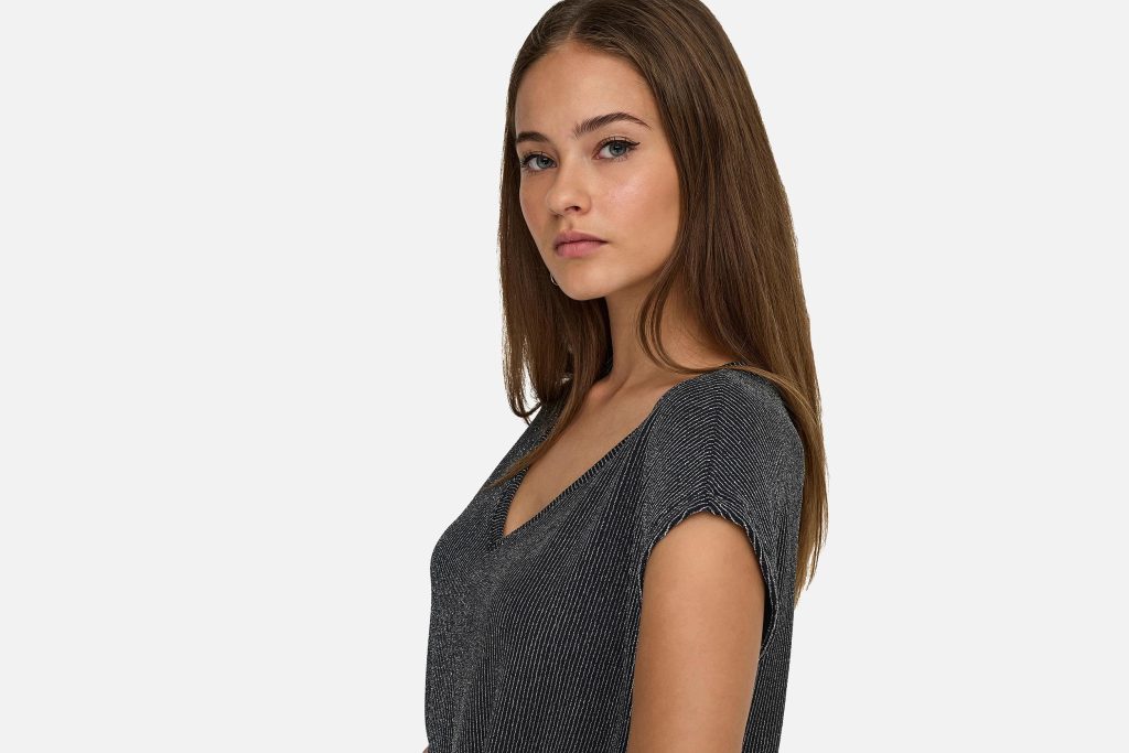 CAROL VNECK BLACK SILVER
