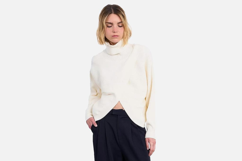 PULL CROISE COL ROULE CREME