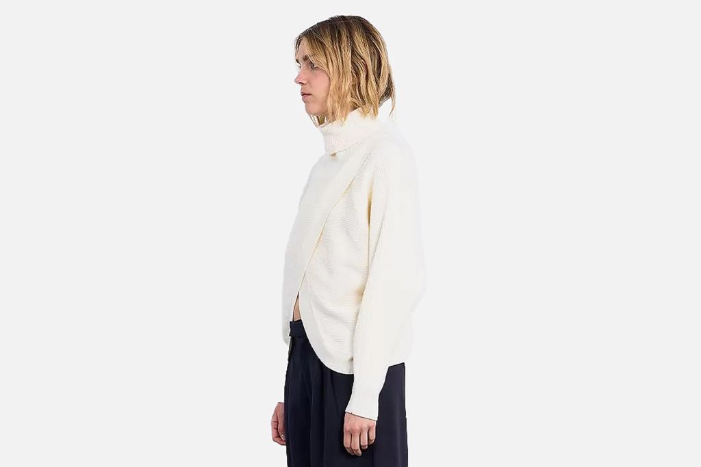 PULL CROISE COL ROULE CREME