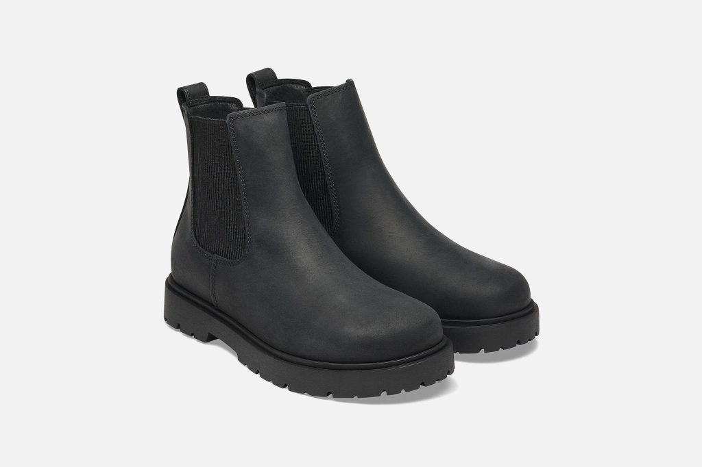 HIGHWOOD SLIP ON BLACK REG