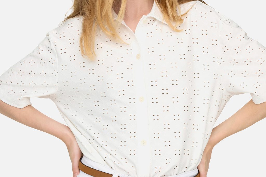CATHINKA BUTTON TOP CLOUD DANCER