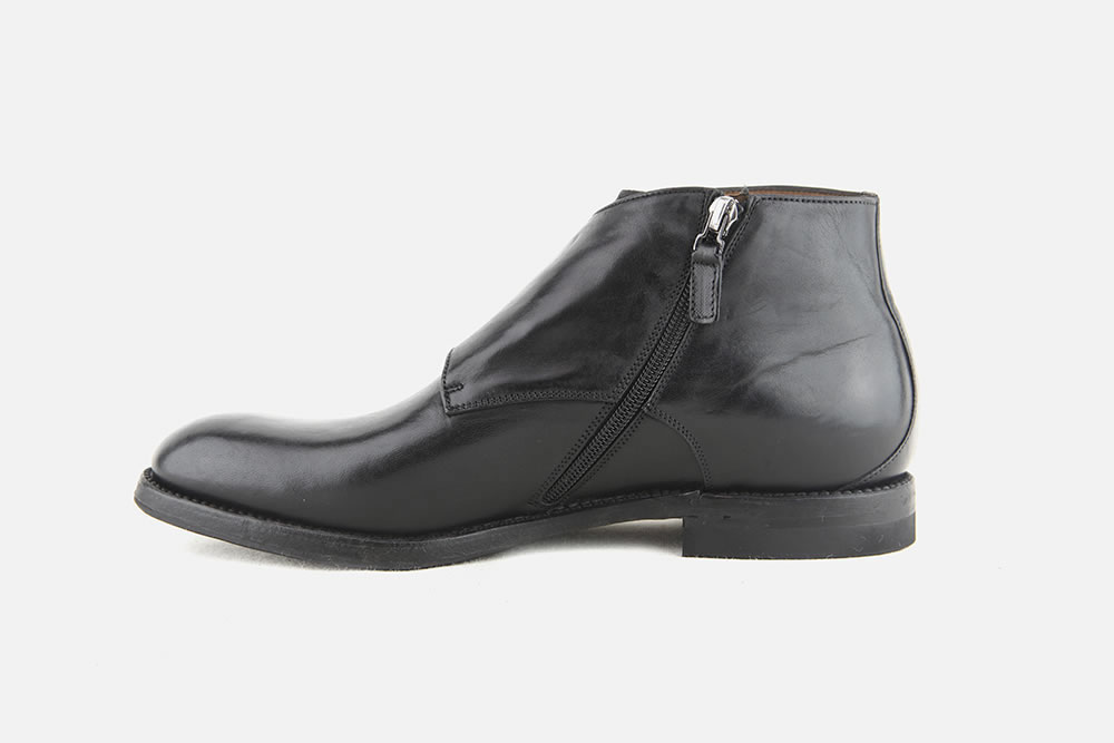 FERRANTE BLACK