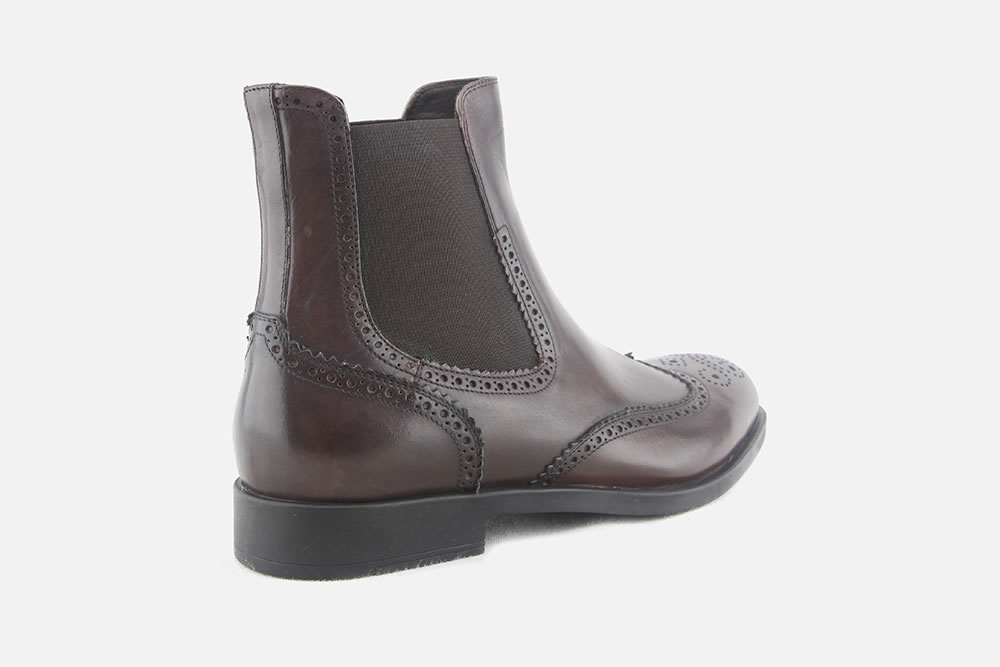 REGGIO BROWN