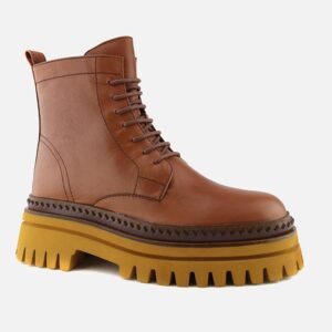 WAITING BROWN – Image 2