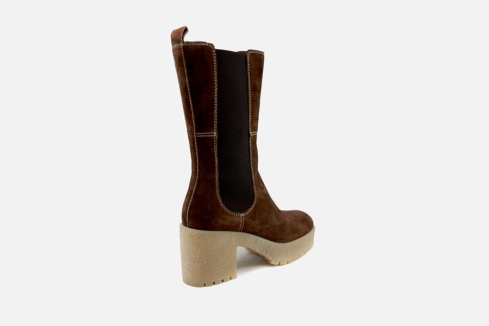 WALNUT BROWN