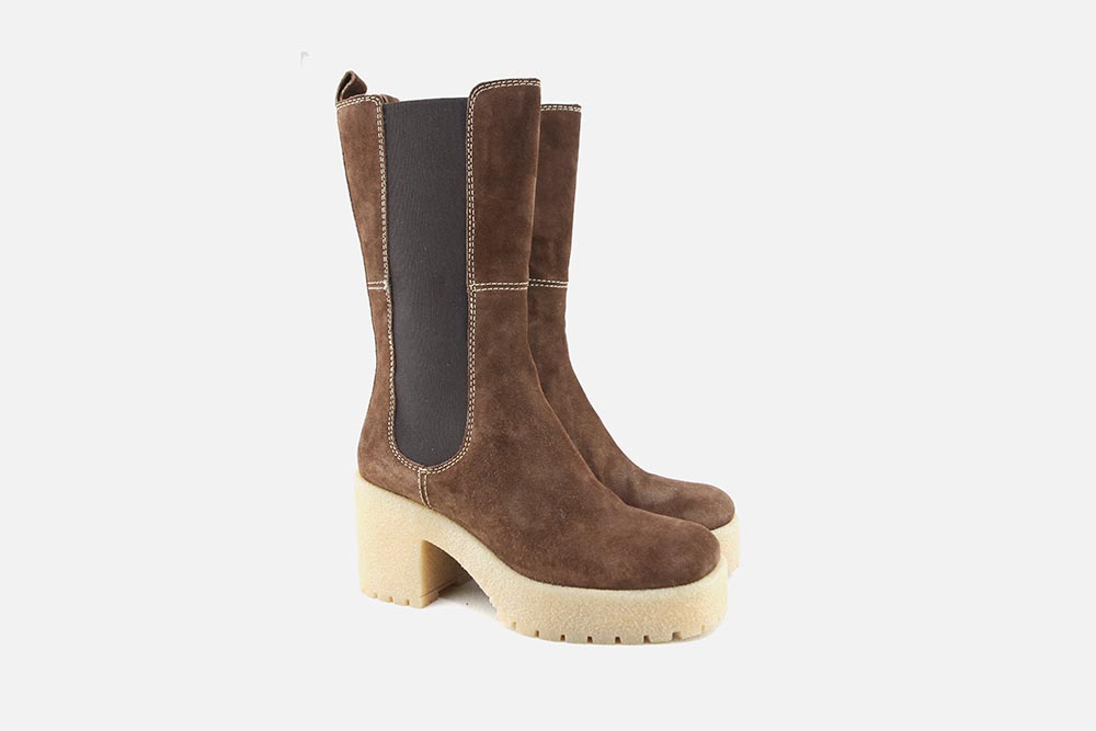 WALNUT BROWN
