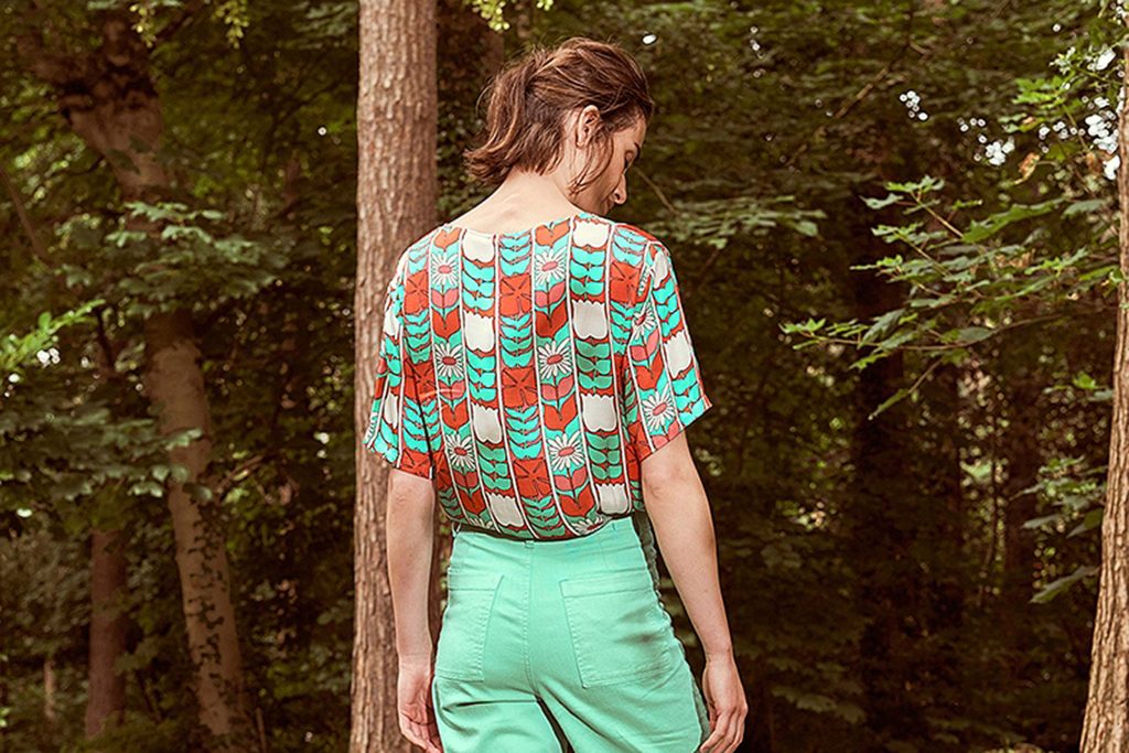 TOP RETRO FLOWER IMPREVU