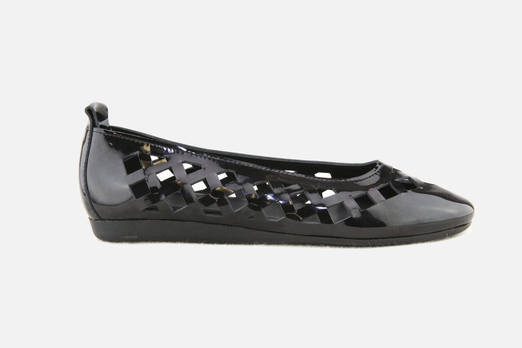 LAMDIA LACK BLACK