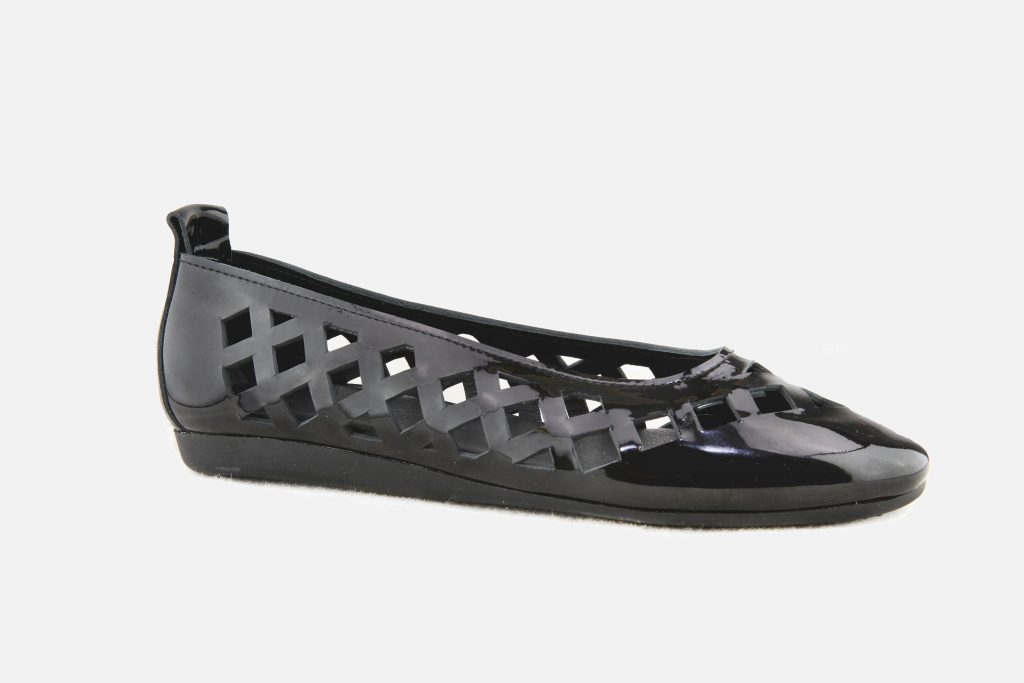 LAMDIA LACK BLACK