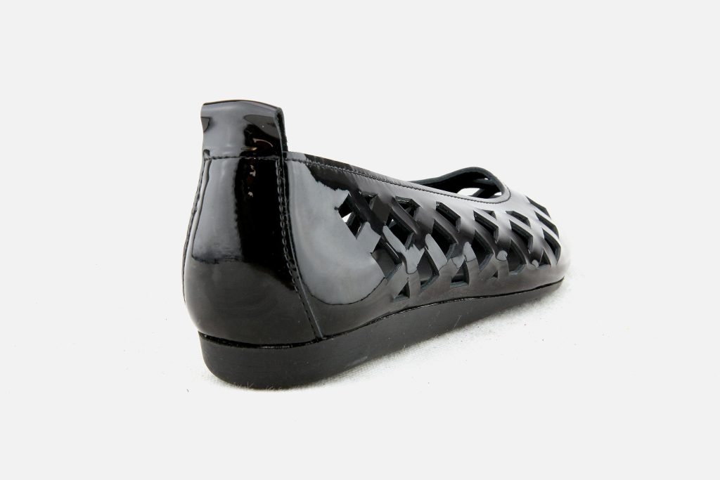 LAMDIA LACK BLACK