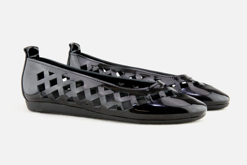 LAMDIA LACK BLACK