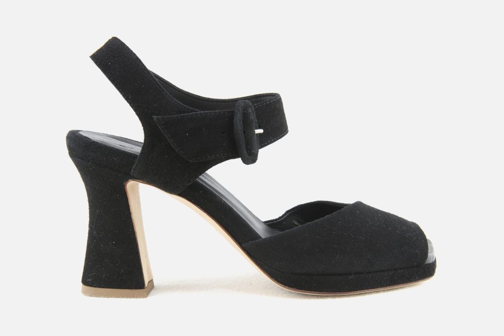 LEONIA DAIM NOIR
