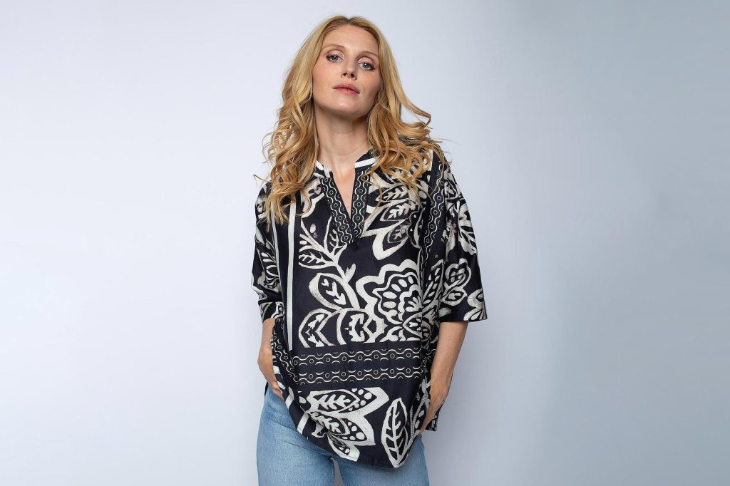TOP PAISLEY PATCH BLACK WHITE