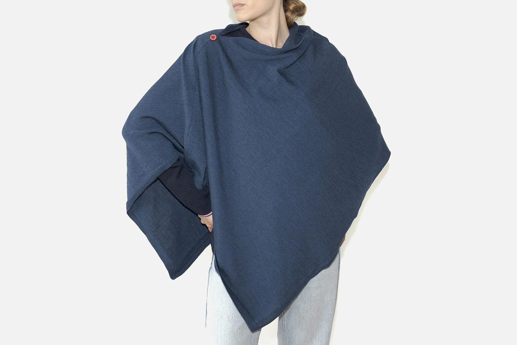 PONCHO BERTHE BLEU NUIT