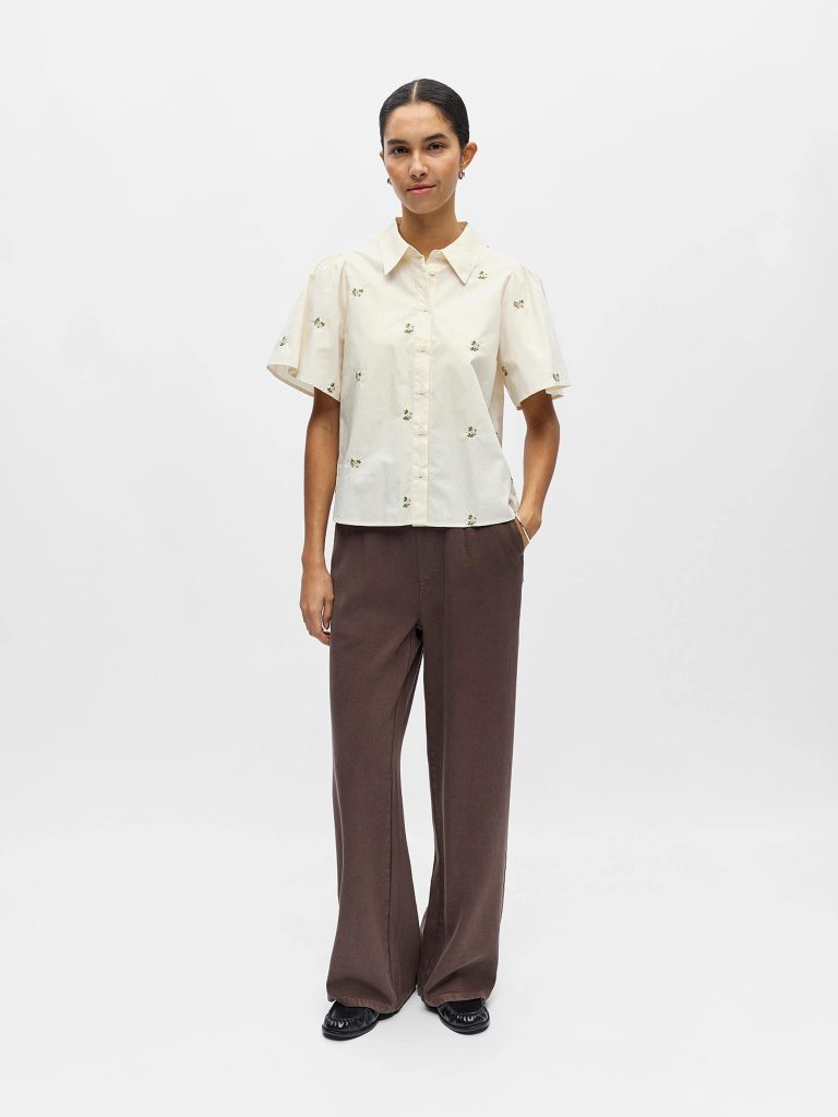 OBJMOLIA SS RE SHIRT CLOUD DANCER EMB FLOWER