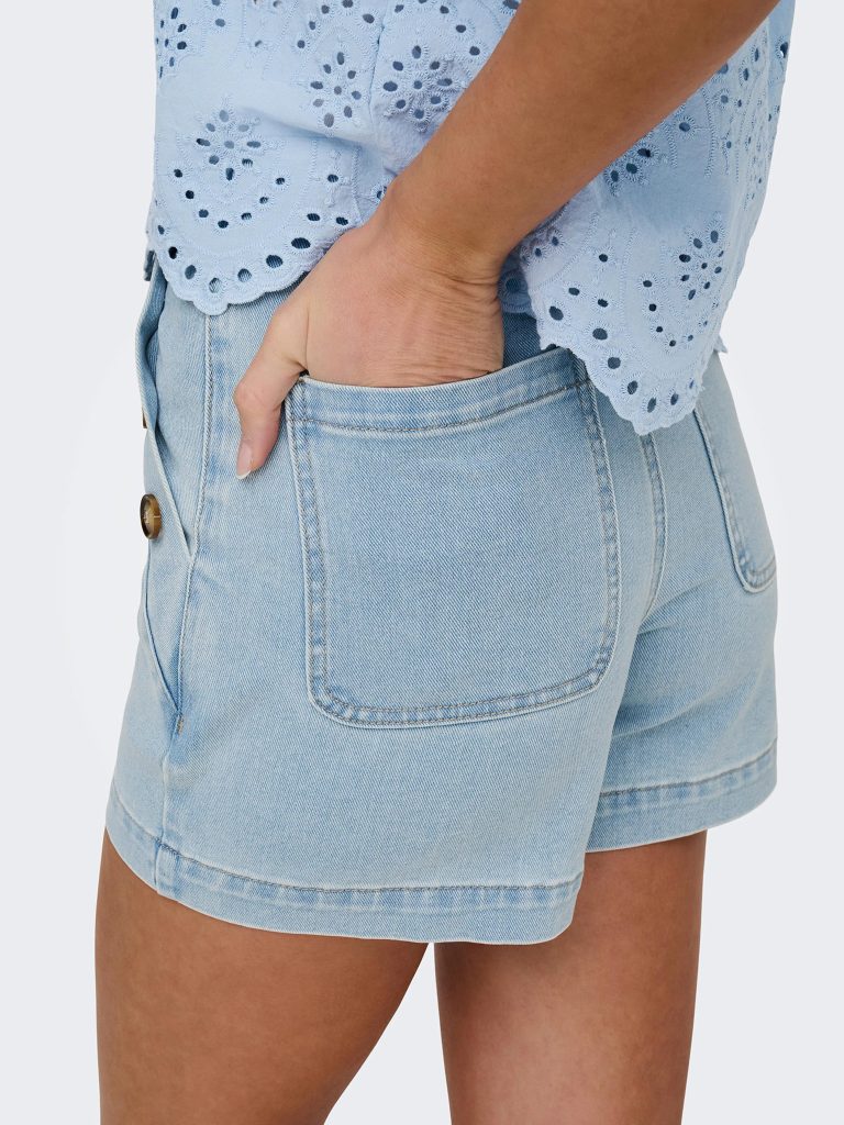 ONLMADELINE BUTTON HW SHORTS LIGHT BLUE DENIM