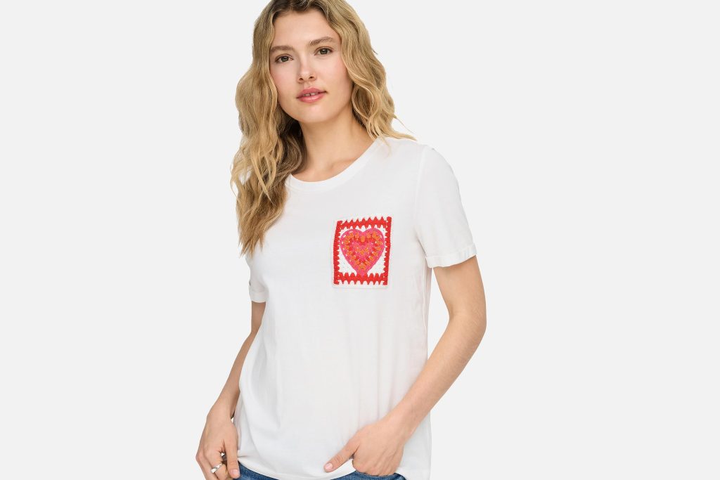 LUMA REG TEE CLOUD DANCER HEART