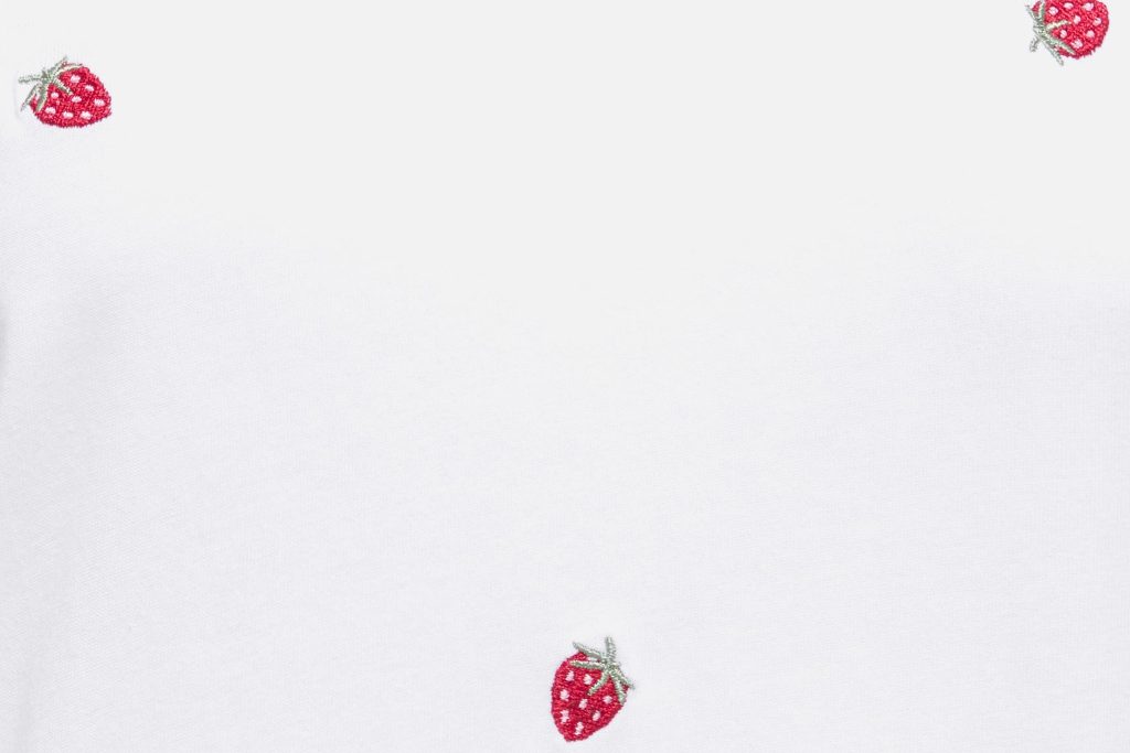 KETTY ONECK TOP WHITE STRAWBERRY