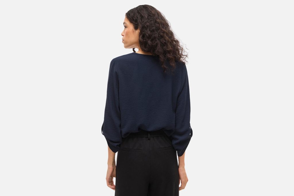 JOSA VNECK TOP NAVY BLAZER