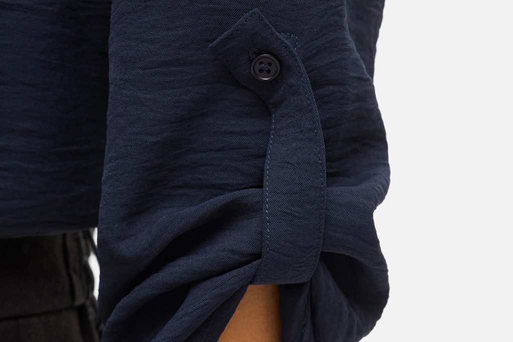 JOSA VNECK TOP NAVY BLAZER