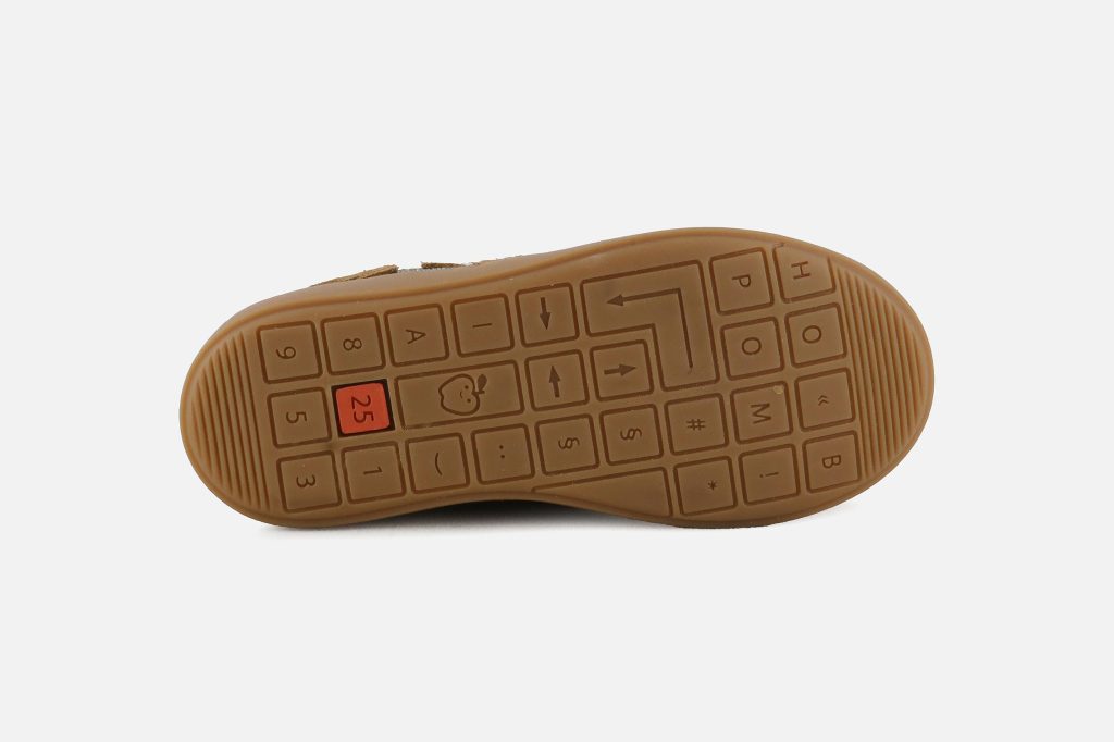 PLAY NEW APPLE OILY CAMEL
