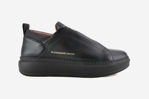 WEMBLEY SLIP ON ALL BLACK