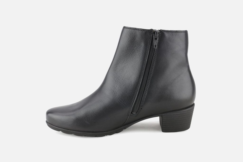 IOLA BLACK RC