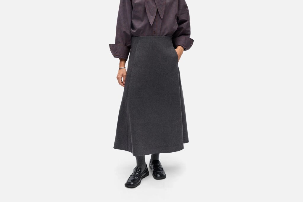 OBJKAVIN ASHAPE MIDI SKIRT DARK GREY
